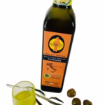 Certified Italian olive oil by Giannetti Artisans in a 16.9 oz glass bottle.